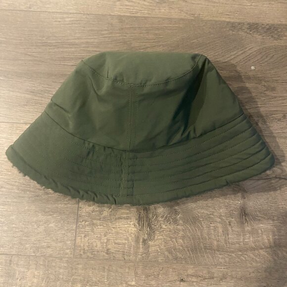 COS reversible bucket hat - Picture 3 of 4